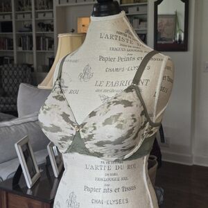 Natori Camouflage Bra - Green and Cream